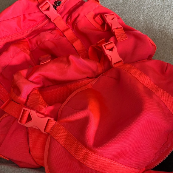 Super Rare Neon Red Nike Net Prophet Backpack - Picture 2 of 6
